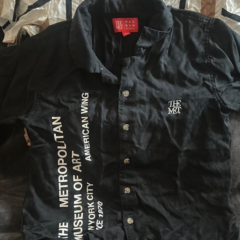 The Met x PacSun Black Shirt